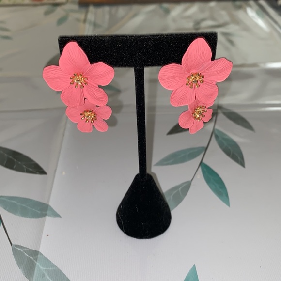 Boho Flower Stud Earrings - Picture 12 of 13